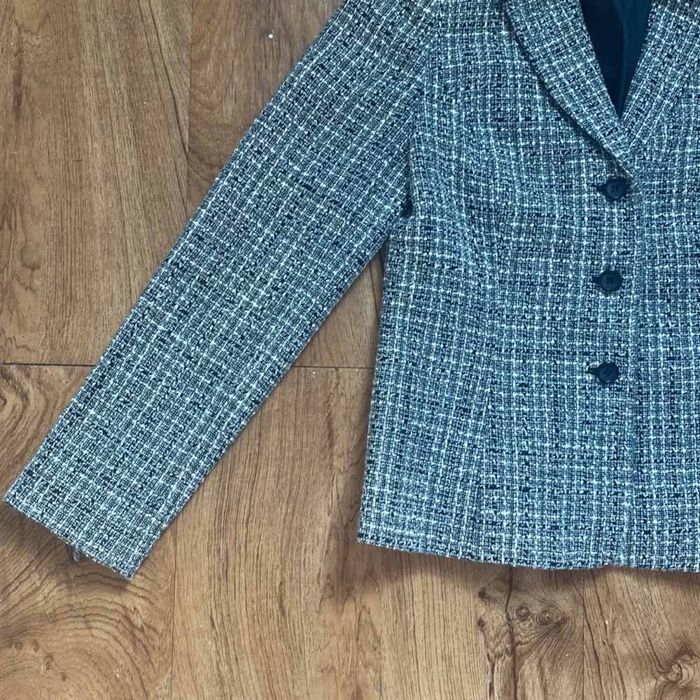 Apostrophe Shell Jacket - image 6